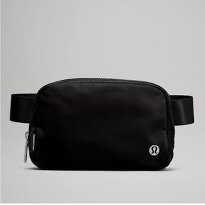 Lululemon Everywhere Belt Bag